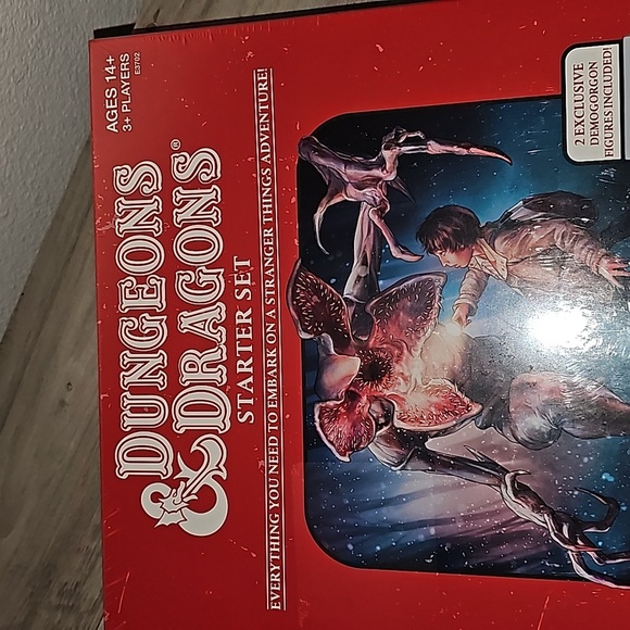 New Stranger Things Dungeons and Dragons Game - Picture 2 of 6